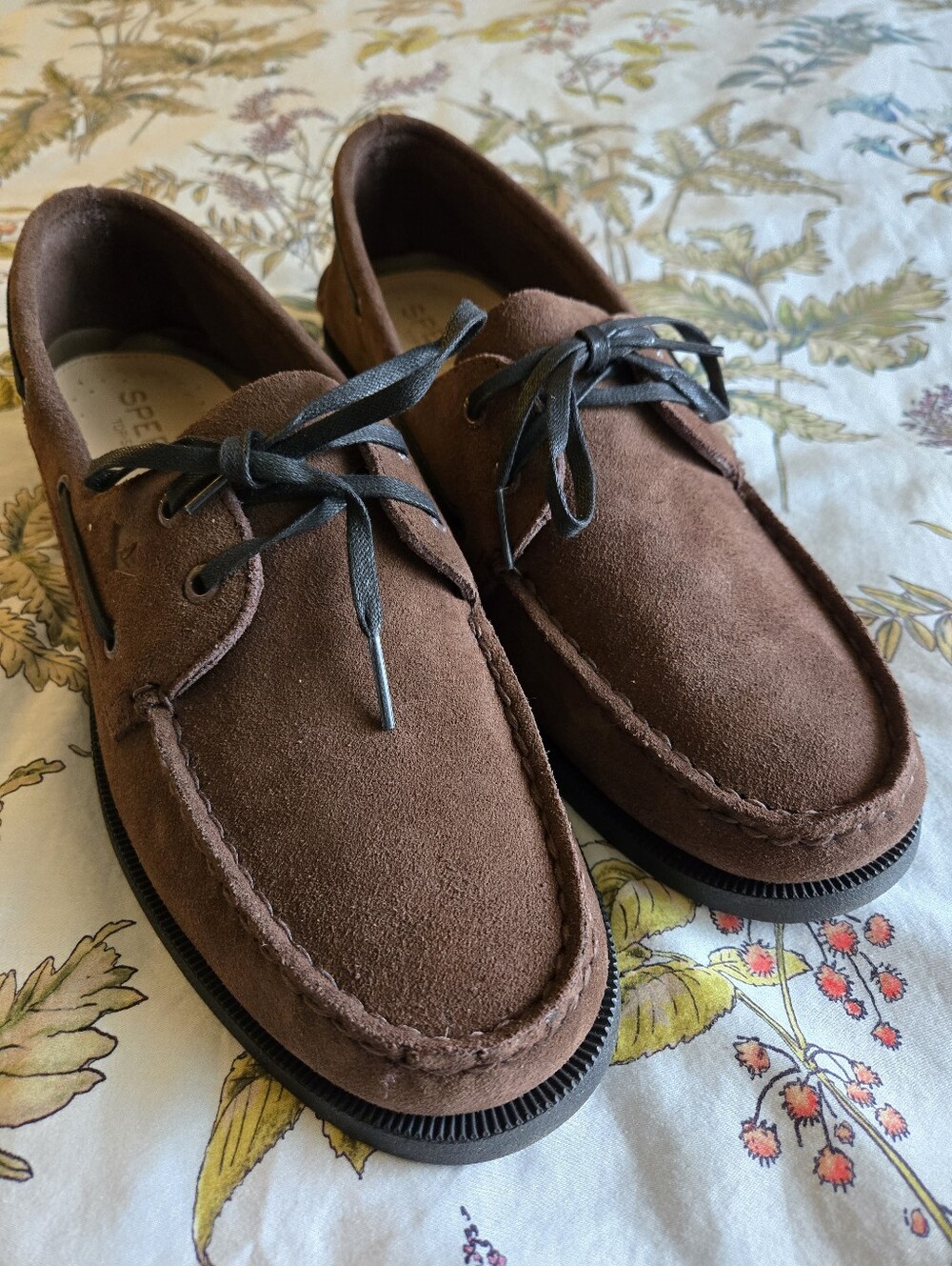 Men's Brown Suede Lace-Up Boat Shoes NEW